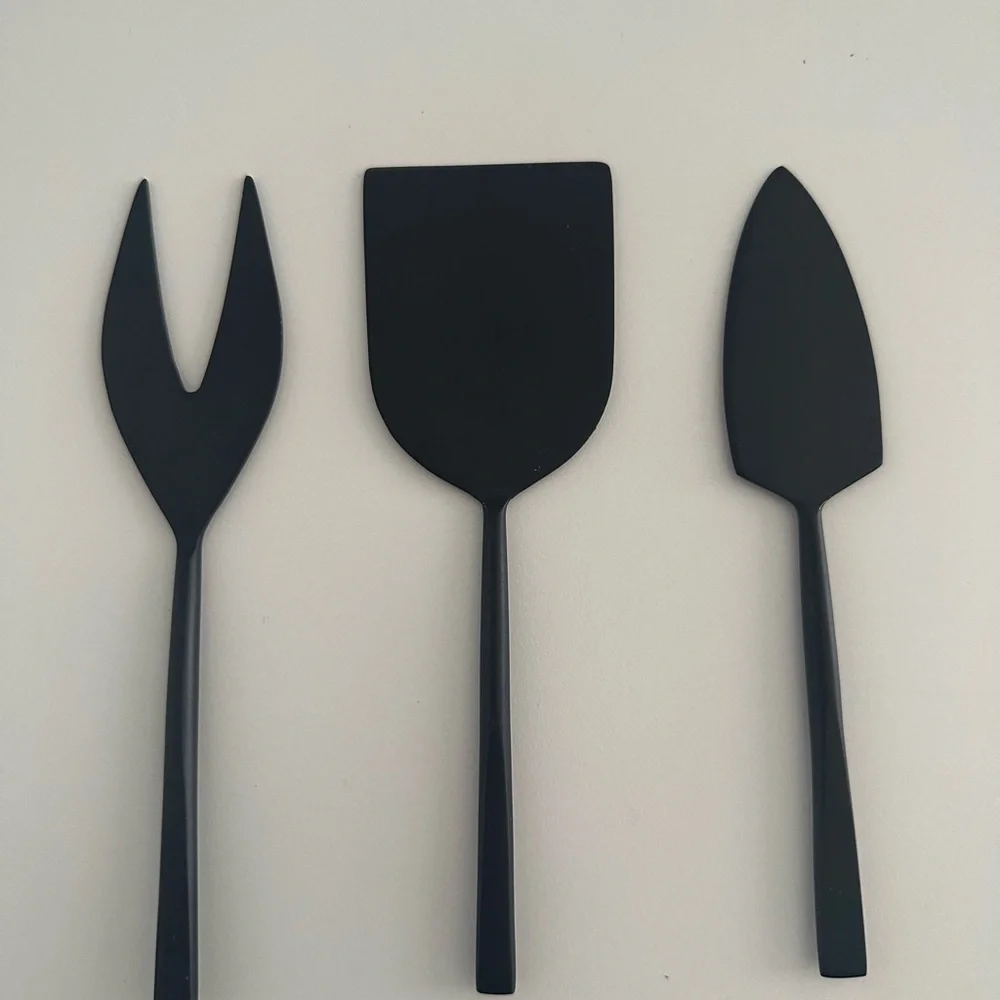 Crate&Barrel Black Cheese Knives Set